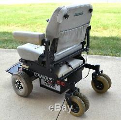 Bariatric powerchair Hoveround Teknique XHD rated to handle up to 450 lbs. Nice