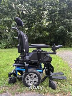 ELECTRIC WHEELCHAIR -Pride Mobility Quantum J4 Electric Medical Scooter
