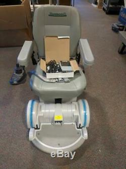 Hoveround MPV5 Electric Power Chair Wheelchair Mobility Scooter NEW BATTERIES