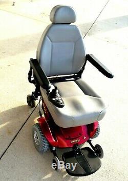 Power wheelchair Jazzy Select sharp chair new batteries 300 lbs. Rated