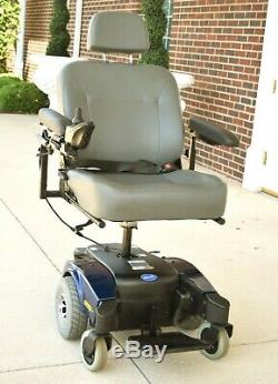 Pronto M61 power chair with power seat lift mint cond. Low hours hard to find