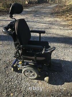 Quantum 6000Z mobility scooter/ power wheelchair, in working order with charger