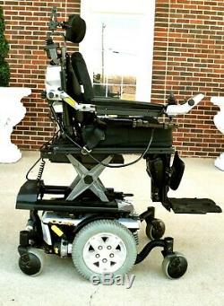 Quantum Q6edge power wheelchair Ilevel seat lift -tilt recline and feet lift