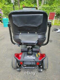 Scooter Go-Go Pride Mobility Elite Traveller electric wheelchair + 3 chargers