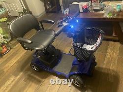 2023 Scooter de mobilité à quatre roues Chaise roulante électrique pliable pour la maison et les voyages