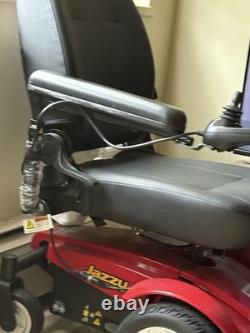 Fauteuil roulant électrique Jazzy Elite ES rouge à traction avant