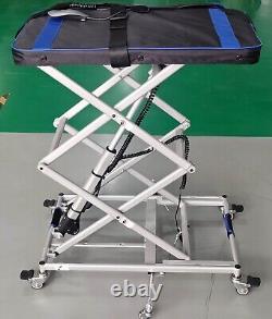 Mini élévateur rechargeable léger. Transfère les fauteuils roulants et scooters dans le coffre.