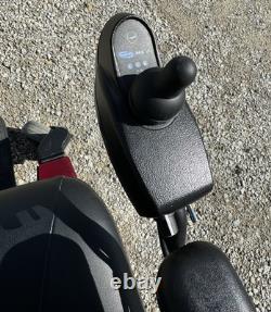 Scooter de mobilité Invacare Pronto M51 Sure Step fauteuil roulant avec nouvelles batteries en excellent état