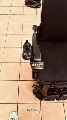 Scooter de mobilité Mini Blue Quickie Q300M à utiliser une fois ? Besoin de nouvelles batteries