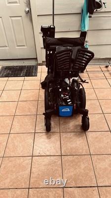 Scooter de mobilité Mini Blue Quickie Q300M à utiliser une fois ? Besoin de nouvelles batteries