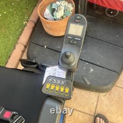 Scooter de mobilité Mini Blue Quickie Q300M à utiliser une fois ? Besoin de nouvelles batteries