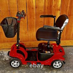 Scooter de mobilité, deux déambulateurs, un lourd et un compact, toilettes portables pliantes