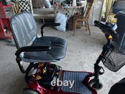 Scooter de mobilité électrique avec chargeur