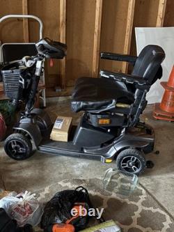 Scooter de mobilité légèrement utilisé fauteuil roulant électrique